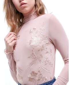 بلوزة نسائية